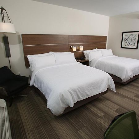 Holiday Inn Express Hotel And Suites Lincoln Airport By Ihg Екстериор снимка