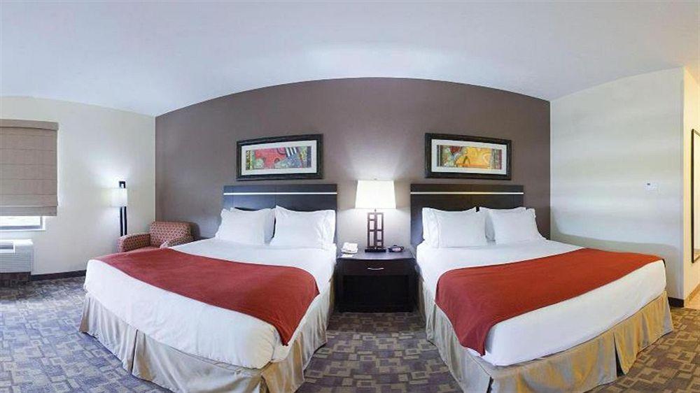 Holiday Inn Express Hotel And Suites Lincoln Airport By Ihg Екстериор снимка