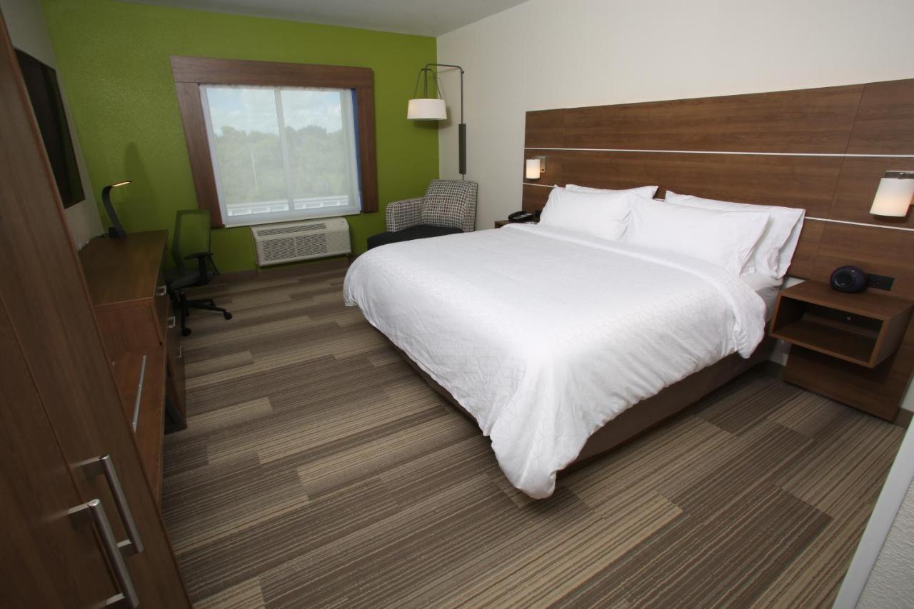 Holiday Inn Express Hotel And Suites Lincoln Airport By Ihg Екстериор снимка