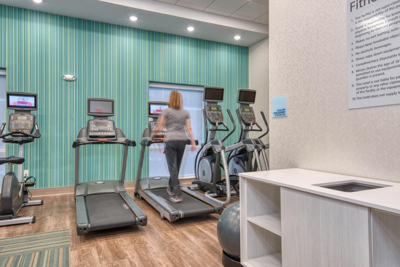 Holiday Inn Express Hotel And Suites Lincoln Airport By Ihg Екстериор снимка