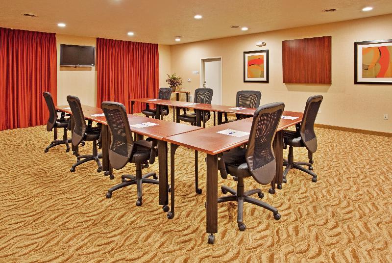 Holiday Inn Express Hotel And Suites Lincoln Airport By Ihg Екстериор снимка