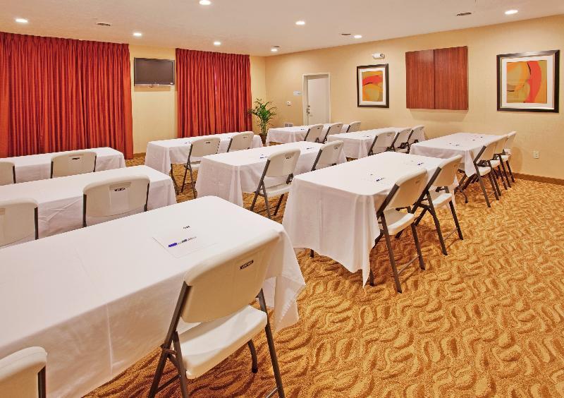 Holiday Inn Express Hotel And Suites Lincoln Airport By Ihg Екстериор снимка