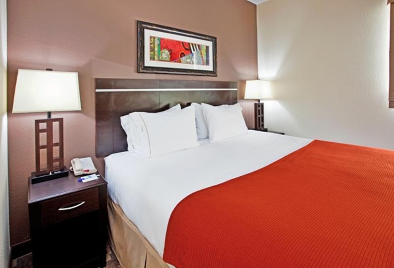 Holiday Inn Express Hotel And Suites Lincoln Airport By Ihg Екстериор снимка